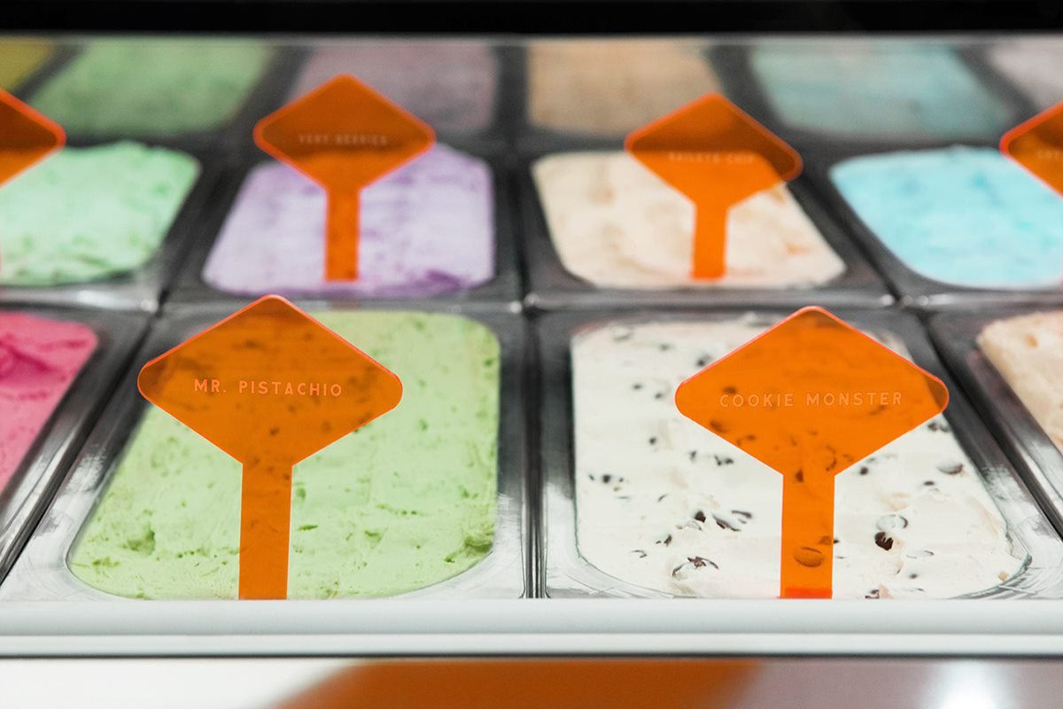 “冬季牛奶”餐飲VI設計 簽牌設計展示