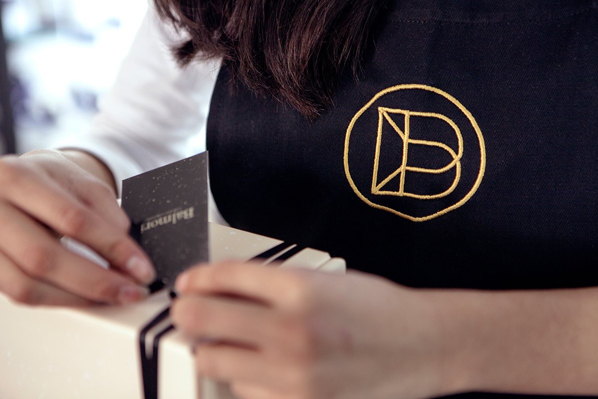 Balmoria美容產(chǎn)品VI形象  服裝設計