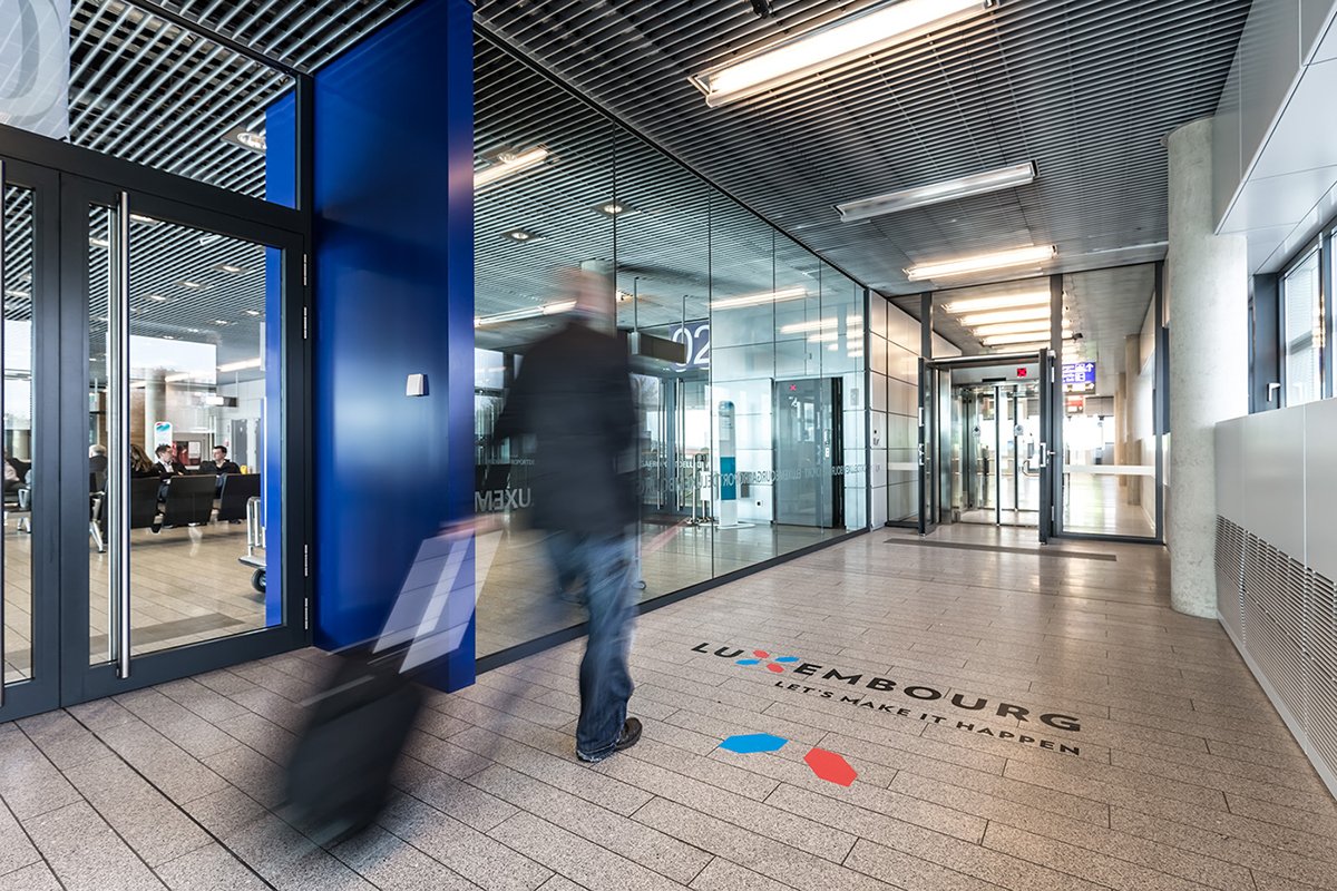 深圳VI設計  深圳VI策劃  盧森堡國家簽名展會VI形象  標志應用