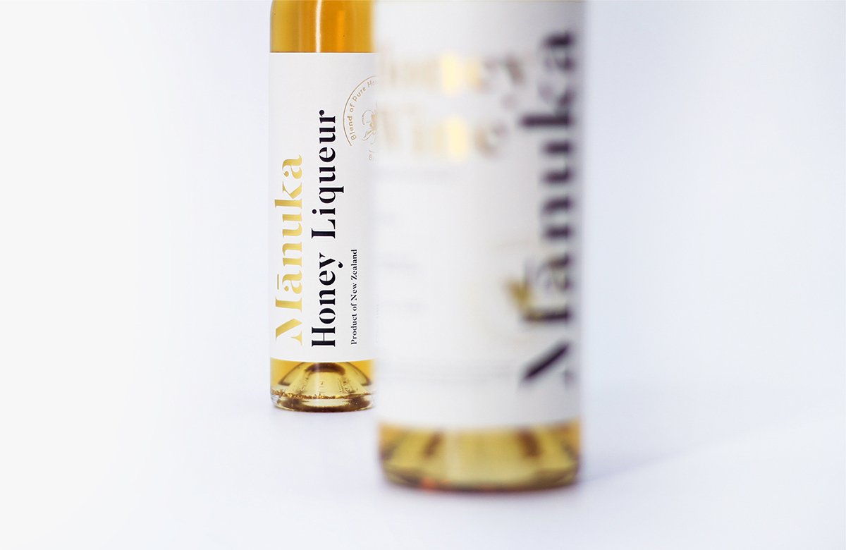 MānukaHoney蜂蜜風味葡萄酒品牌包裝設計欣賞 MānukaHoney蜂蜜風味葡萄酒品牌包裝設計欣賞,葡萄酒品牌,酒品牌設計,酒品牌策劃,酒品牌全案策劃,酒品牌形象塑造,深圳品牌設計,深圳品牌策劃,深圳品牌全案策劃,深圳品牌形象塑造,左右格局
