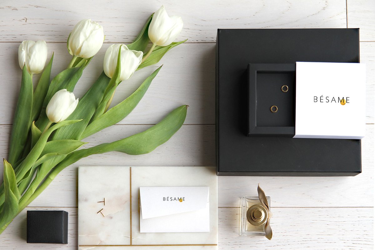 Besame珠寶品牌VI設(shè)計和徽標(biāo)設(shè)計——極簡主義的品牌形象VI視覺識別案例 Besame珠寶品牌VI設(shè)計和徽標(biāo)設(shè)計——極簡主義的品牌形象VI視覺識別案例,vi設(shè)計,珠寶vi設(shè)計,珠寶品牌vi設(shè)計,VI形象設(shè)計,高端VI設(shè)計,品牌包裝設(shè)計,品牌vi設(shè)計,品牌策劃,深圳vi設(shè)計,左右格局