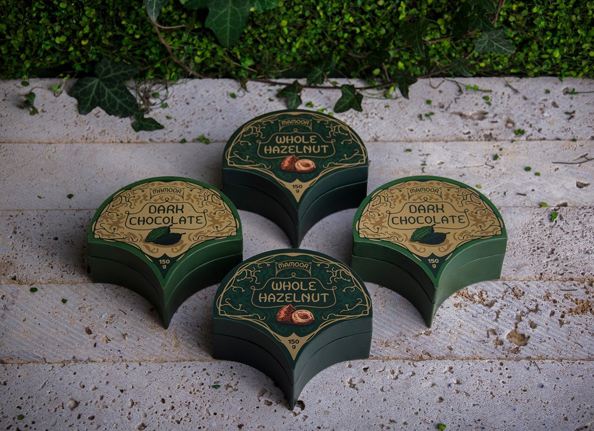 MAMOOR餐廳品牌vi設計——巧克力包裝盒的vi視覺標識 MAMOOR餐廳品牌vi設計——巧克力包裝盒的vi視覺標識,vi設計,餐飲vi設計,餐飲品牌vi設計,快消品vi設計,品牌標識vi設計,品牌vi設計,品牌策劃,深圳vi設計,左右格局