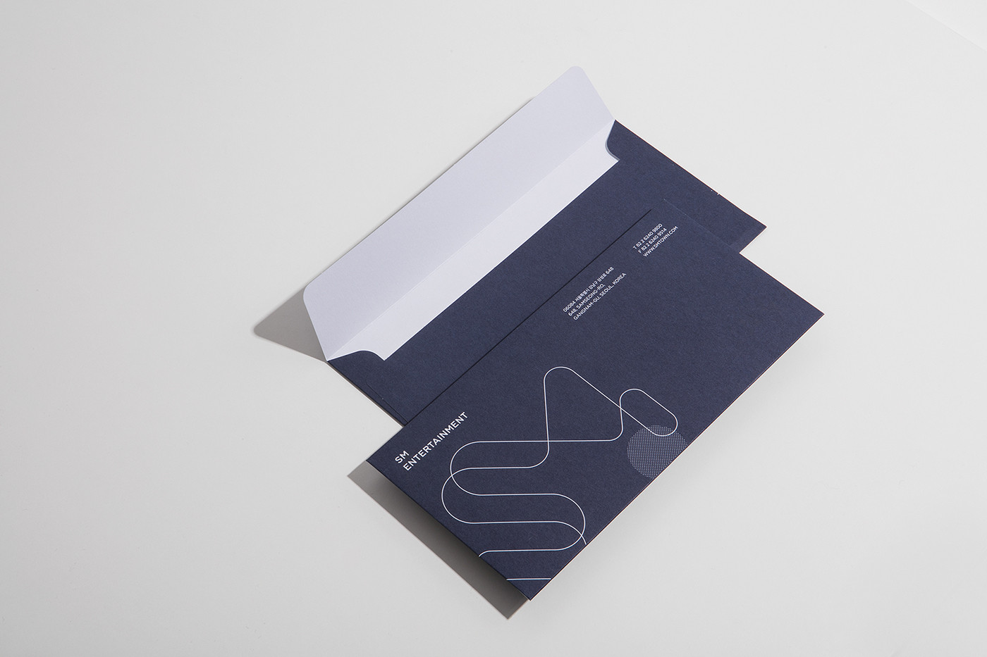SM娛樂公司vi設計與視覺形象設計案例 SM娛樂公司vi設計與視覺形象設計案例,企業vi設計,視覺形象設計,品牌視覺設計,深圳vi設計,左右格局