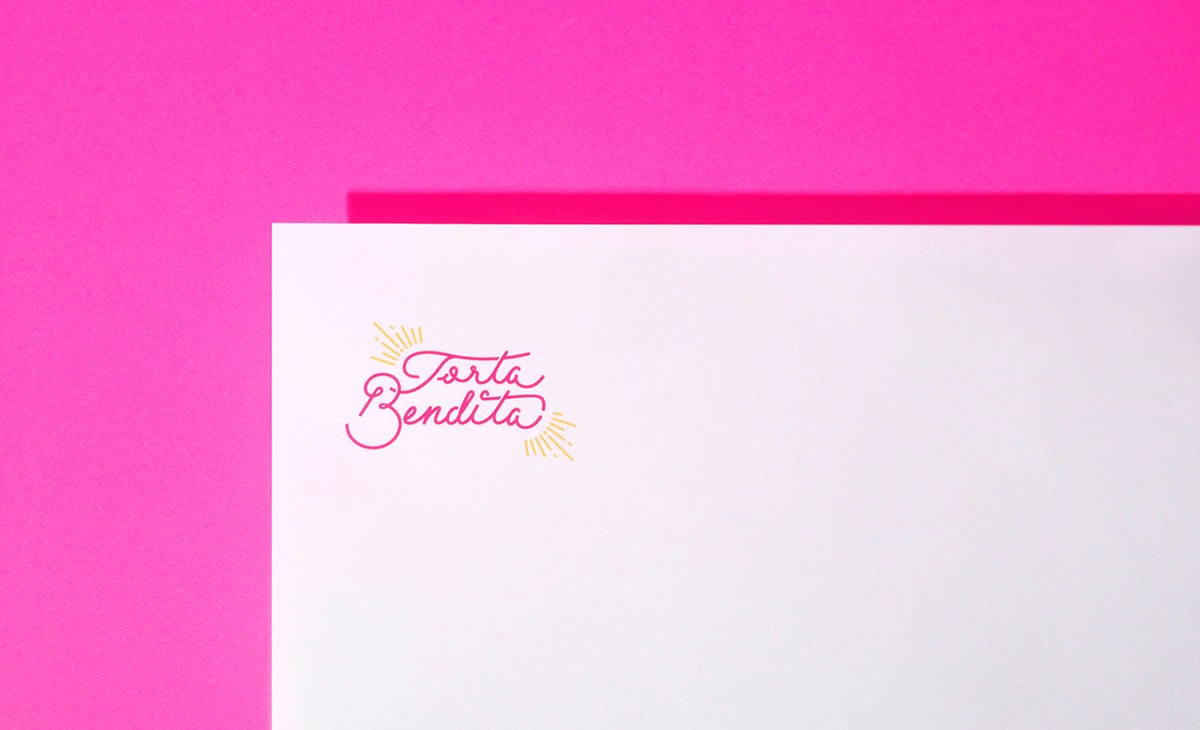 墨西哥Torta Bendita食品蛋糕店品牌VI形象設(shè)計欣賞，食品VI設(shè)計，食品包裝設(shè)計，食品品牌設(shè)計，深圳VI設(shè)計，左右格局