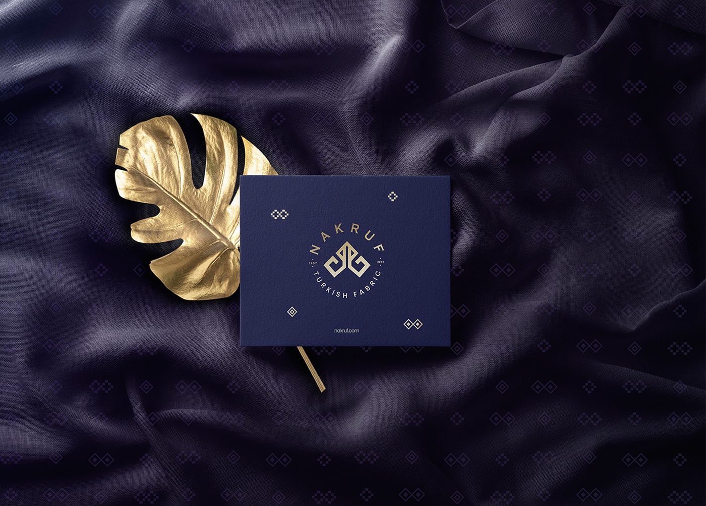 Nakruf 現(xiàn)代時(shí)尚服裝VI設(shè)計(jì)——品牌形象全案策劃，服裝VI設(shè)計(jì)，品牌視覺(jué)設(shè)計(jì)，品牌全案策劃，深圳VI設(shè)計(jì)，左右格局