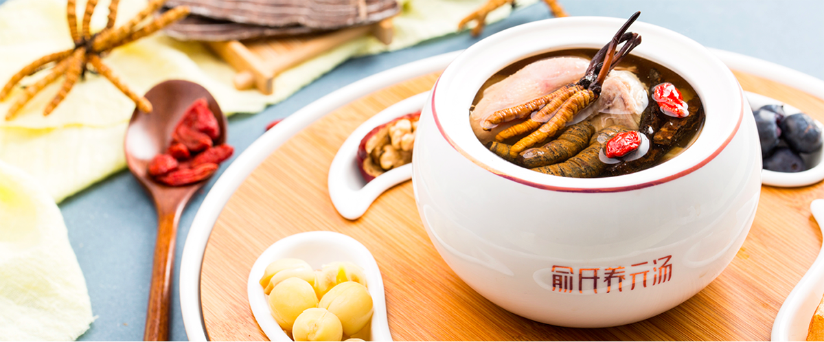 俞氏養元湯:以預防亞健康的功能定位引領湯品品類的創新 品類競爭典范-俞氏養元湯 場景拍攝